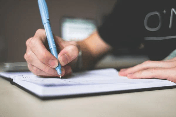 how  can writers stay organized and maintain consistency in their stories. 